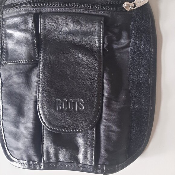 Roots Crossbody w/ removable Strap Pouch - Made in Canada - Picture 4 of 8